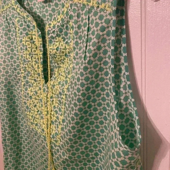 New condition J. Crew top - Picture 2 of 6